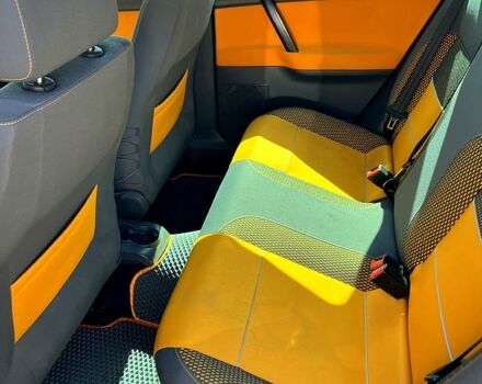 Оранжевый Фольксваген Поло, объемом двигателя 1.4 л и пробегом 222 тыс. км за 5000 $, фото 6 на Automoto.ua