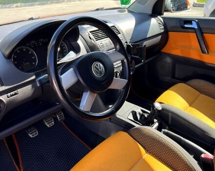 Оранжевый Фольксваген Поло, объемом двигателя 1.4 л и пробегом 222 тыс. км за 5000 $, фото 5 на Automoto.ua