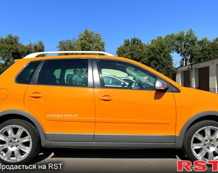 Оранжевый Фольксваген Поло, объемом двигателя 1.4 л и пробегом 222 тыс. км за 5000 $, фото 2 на Automoto.ua