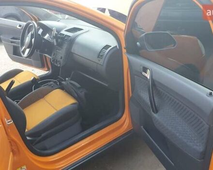 Помаранчевий Фольксваген Поло, об'ємом двигуна 1.2 л та пробігом 186 тис. км за 5000 $, фото 3 на Automoto.ua