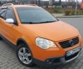 Помаранчевий Фольксваген Поло, об'ємом двигуна 1.2 л та пробігом 186 тис. км за 5000 $, фото 1 на Automoto.ua