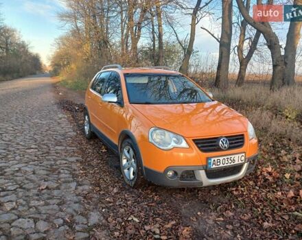 Помаранчевий Фольксваген Поло, об'ємом двигуна 1.39 л та пробігом 196 тис. км за 6700 $, фото 1 на Automoto.ua