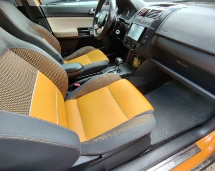 Оранжевый Фольксваген Поло, объемом двигателя 0 л и пробегом 130 тыс. км за 4750 $, фото 4 на Automoto.ua