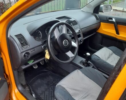 Помаранчевий Фольксваген Поло, об'ємом двигуна 1.4 л та пробігом 160 тис. км за 5200 $, фото 6 на Automoto.ua