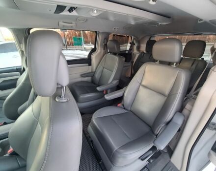 Білий Фольксваген Рутан, об'ємом двигуна 3.6 л та пробігом 319 тис. км за 11500 $, фото 9 на Automoto.ua