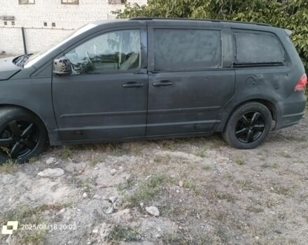 Черный Фольксваген Рутан, объемом двигателя 3.8 л и пробегом 210 тыс. км за 1850 $, фото 2 на Automoto.ua