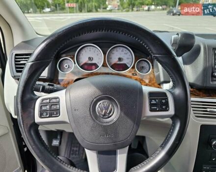 Фольксваген Рутан 2013 в Киеве на Automoto.ua Черный Фольксваген Рутан, объемом двигателя 3.6 л и пробегом 170 тыс. км за 15200 $, фото 5 на Automoto.ua