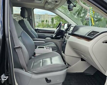 Фольксваген Рутан 2013 в Киеве на Automoto.ua Черный Фольксваген Рутан, объемом двигателя 3.6 л и пробегом 170 тыс. км за 15200 $, фото 11 на Automoto.ua