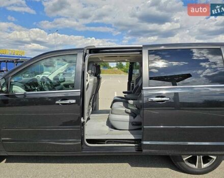 Фольксваген Рутан 2013 в Киеве на Automoto.ua Черный Фольксваген Рутан, объемом двигателя 3.6 л и пробегом 170 тыс. км за 15200 $, фото 12 на Automoto.ua