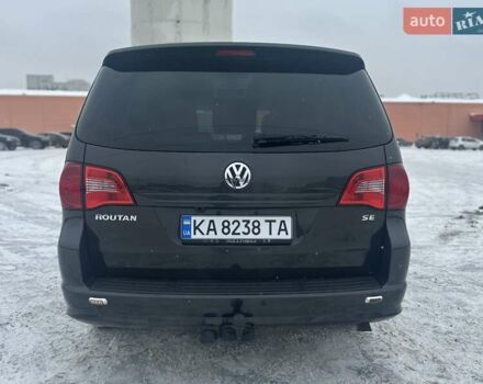 Серый Фольксваген Рутан, объемом двигателя 3.6 л и пробегом 292 тыс. км за 13000 $, фото 3 на Automoto.ua