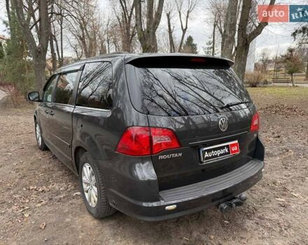 Сірий Фольксваген Рутан, об'ємом двигуна 3.6 л та пробігом 294 тис. км за 11990 $, фото 8 на Automoto.ua