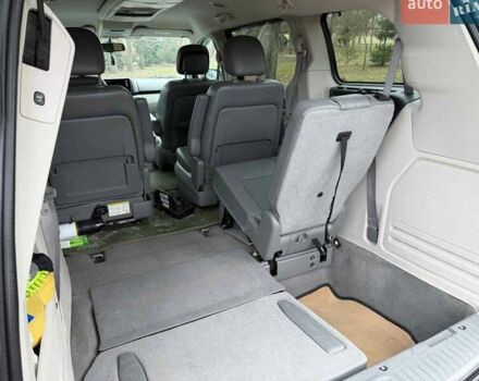 Сірий Фольксваген Рутан, об'ємом двигуна 3.6 л та пробігом 294 тис. км за 11990 $, фото 21 на Automoto.ua