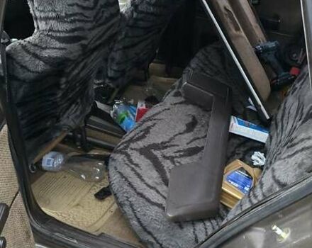 Бежевый Фольксваген Сантана, объемом двигателя 1.8 л и пробегом 257 тыс. км за 2000 $, фото 6 на Automoto.ua