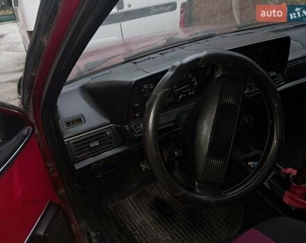 Красный Фольксваген Сантана, объемом двигателя 1.8 л и пробегом 320 тыс. км за 650 $, фото 4 на Automoto.ua