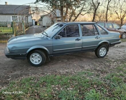 Синий Фольксваген Сантана, объемом двигателя 1.8 л и пробегом 300 тыс. км за 1000 $, фото 5 на Automoto.ua