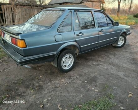 Синий Фольксваген Сантана, объемом двигателя 1.8 л и пробегом 300 тыс. км за 1000 $, фото 1 на Automoto.ua