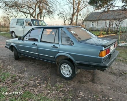 Синий Фольксваген Сантана, объемом двигателя 1.8 л и пробегом 300 тыс. км за 1000 $, фото 4 на Automoto.ua