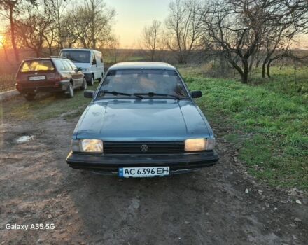 Синий Фольксваген Сантана, объемом двигателя 1.8 л и пробегом 300 тыс. км за 1000 $, фото 6 на Automoto.ua