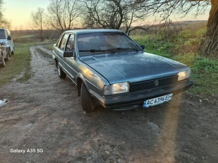 Синий Фольксваген Сантана, объемом двигателя 1.8 л и пробегом 300 тыс. км за 1000 $, фото 1 на Automoto.ua