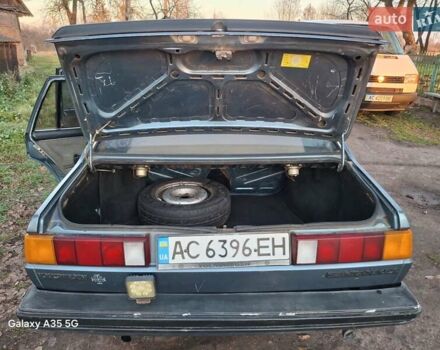 Зеленый Фольксваген Сантана, объемом двигателя 1.76 л и пробегом 300 тыс. км за 1000 $, фото 25 на Automoto.ua