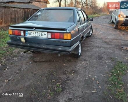 Зеленый Фольксваген Сантана, объемом двигателя 1.76 л и пробегом 300 тыс. км за 1000 $, фото 5 на Automoto.ua