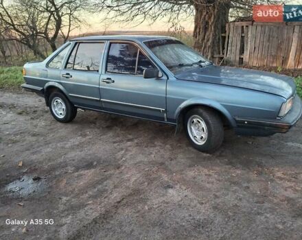 Зеленый Фольксваген Сантана, объемом двигателя 1.76 л и пробегом 300 тыс. км за 1000 $, фото 2 на Automoto.ua