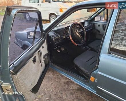 Зеленый Фольксваген Сантана, объемом двигателя 1.76 л и пробегом 300 тыс. км за 1000 $, фото 11 на Automoto.ua