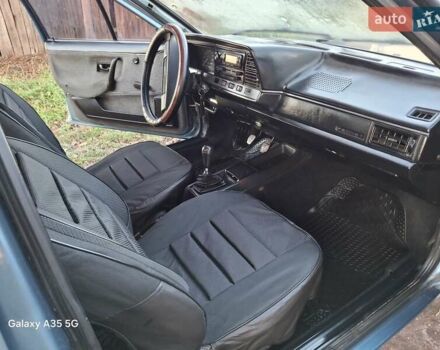 Зеленый Фольксваген Сантана, объемом двигателя 1.76 л и пробегом 300 тыс. км за 1000 $, фото 24 на Automoto.ua