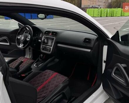 Білий Фольксваген Скірокко, об'ємом двигуна 1.39 л та пробігом 223 тис. км за 9800 $, фото 23 на Automoto.ua