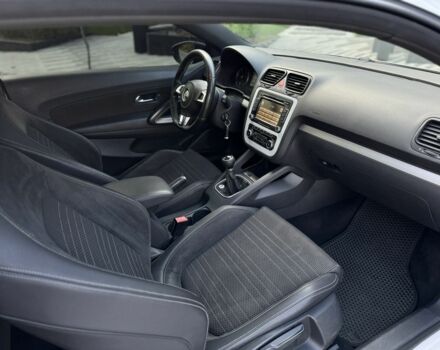 Белый Фольксваген Скирокко, объемом двигателя 2 л и пробегом 350 тыс. км за 5999 $, фото 13 на Automoto.ua