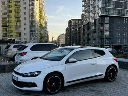 Белый Фольксваген Скирокко, объемом двигателя 2 л и пробегом 213 тыс. км за 13000 $, фото 1 на Automoto.ua