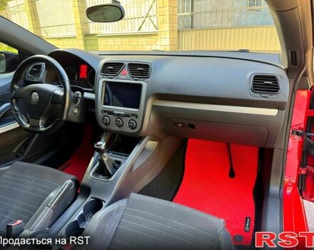 Красный Фольксваген Скирокко, объемом двигателя 1.4 л и пробегом 228 тыс. км за 6950 $, фото 7 на Automoto.ua