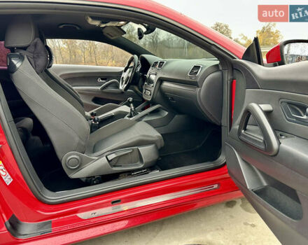 Красный Фольксваген Скирокко, объемом двигателя 1.98 л и пробегом 145 тыс. км за 7900 $, фото 12 на Automoto.ua