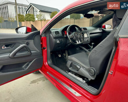Красный Фольксваген Скирокко, объемом двигателя 1.98 л и пробегом 145 тыс. км за 7900 $, фото 9 на Automoto.ua