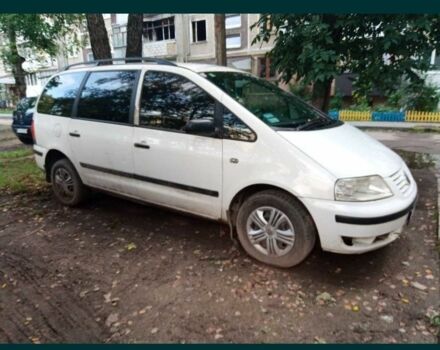 Белый Фольксваген Шаран, объемом двигателя 0 л и пробегом 400 тыс. км за 2200 $, фото 1 на Automoto.ua