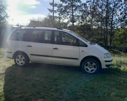 Белый Фольксваген Шаран, объемом двигателя 1.9 л и пробегом 390 тыс. км за 4300 $, фото 3 на Automoto.ua