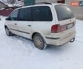 Белый Фольксваген Шаран, объемом двигателя 1.9 л и пробегом 320 тыс. км за 2600 $, фото 1 на Automoto.ua