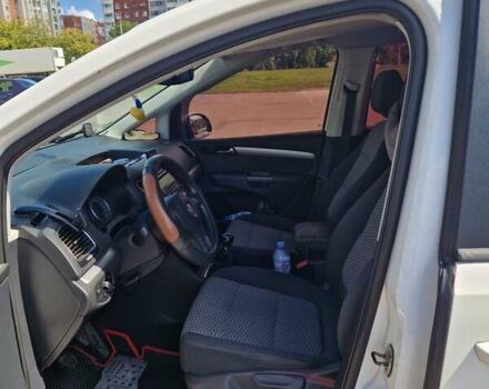 Белый Фольксваген Шаран, объемом двигателя 1.97 л и пробегом 314 тыс. км за 11500 $, фото 5 на Automoto.ua