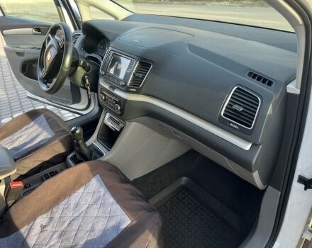 Белый Фольксваген Шаран, объемом двигателя 2 л и пробегом 315 тыс. км за 8600 $, фото 13 на Automoto.ua