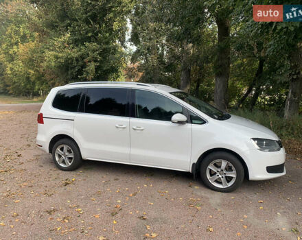 Белый Фольксваген Шаран, объемом двигателя 2 л и пробегом 330 тыс. км за 11700 $, фото 4 на Automoto.ua