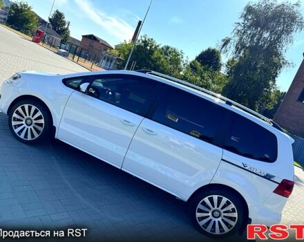 Білий Фольксваген Шаран, об'ємом двигуна 2 л та пробігом 260 тис. км за 9499 $, фото 2 на Automoto.ua