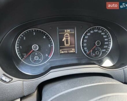 Белый Фольксваген Шаран, объемом двигателя 2 л и пробегом 246 тыс. км за 14299 $, фото 12 на Automoto.ua