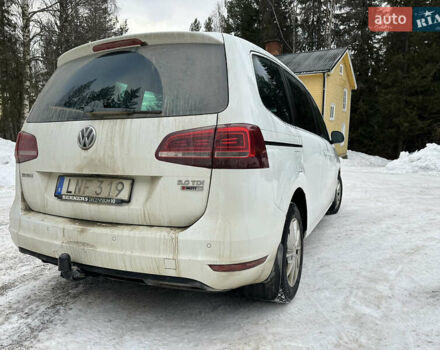 Белый Фольксваген Шаран, объемом двигателя 2 л и пробегом 575 тыс. км за 13000 $, фото 2 на Automoto.ua