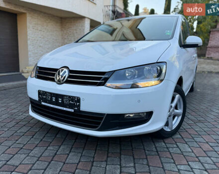 Фольксваген Шаран 2017 в Черновцах на Automoto.ua Белый Фольксваген Шаран, объемом двигателя 1.97 л и пробегом 280 тыс. км за 18800 $, фото 1 на Automoto.ua