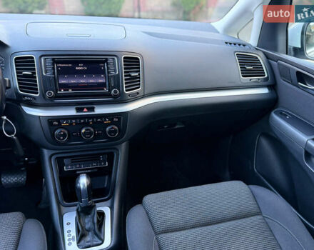 Фольксваген Шаран 2017 в Черновцах на Automoto.ua Белый Фольксваген Шаран, объемом двигателя 1.97 л и пробегом 280 тыс. км за 18800 $, фото 13 на Automoto.ua