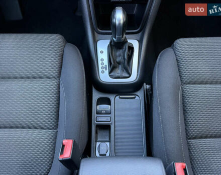 Фольксваген Шаран 2017 в Черновцах на Automoto.ua Белый Фольксваген Шаран, объемом двигателя 1.97 л и пробегом 280 тыс. км за 18800 $, фото 17 на Automoto.ua