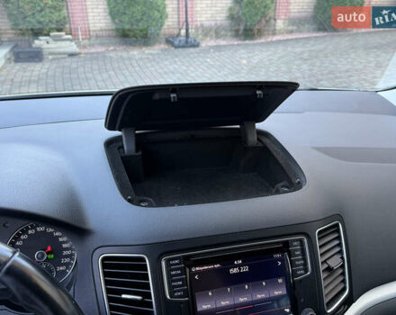 Фольксваген Шаран 2017 в Черновцах на Automoto.ua Белый Фольксваген Шаран, объемом двигателя 1.97 л и пробегом 280 тыс. км за 18800 $, фото 23 на Automoto.ua