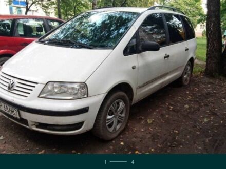 Фольксваген Шаран 2001 в Калуше на Automoto.ua Белый Фольксваген Шаран, объемом двигателя 0 л и пробегом 400 тыс. км за 2200 $, фото 1 на Automoto.ua