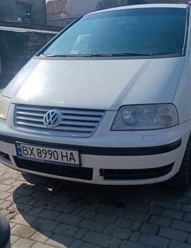 Белый Фольксваген Шаран, объемом двигателя 1.9 л и пробегом 309 тыс. км за 3200 $, фото 1 на Automoto.ua