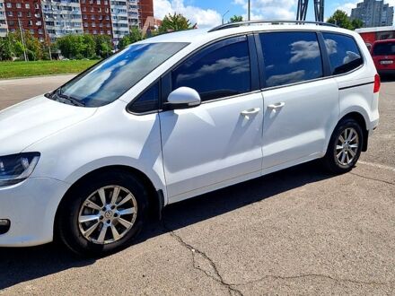 Белый Фольксваген Шаран, объемом двигателя 2 л и пробегом 310 тыс. км за 11500 $, фото 1 на Automoto.ua